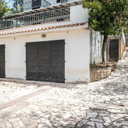 N203 - Numana, Ampio Trilocale Con Portico *
